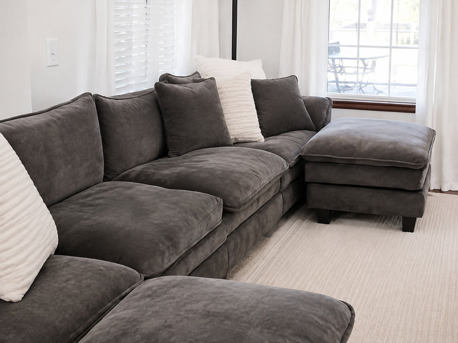 Comfortable living room at Harvel Hideaway